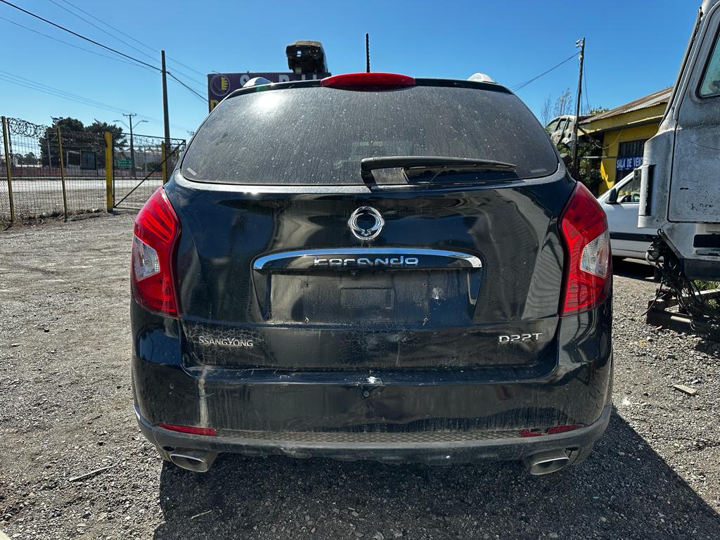  Ssangyong KORANDO 2015    EN DESARME